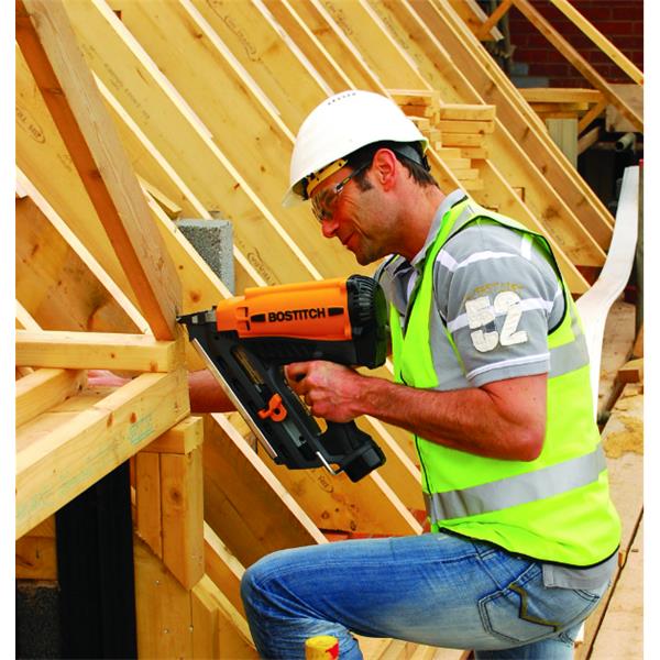 Cordless battery-powered nail gun for mobile fastening applications