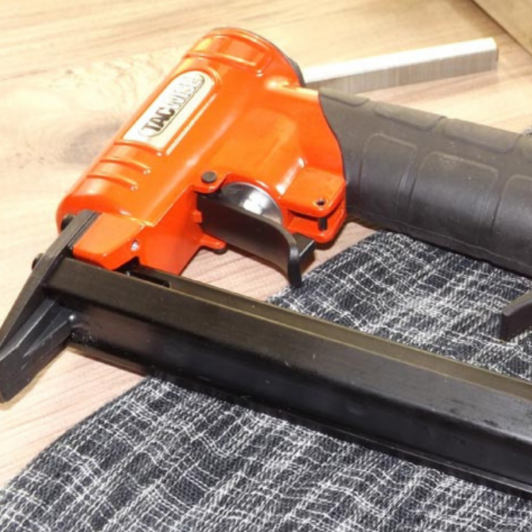 Tacwise 71 series pneumatic stapler for upholstery
